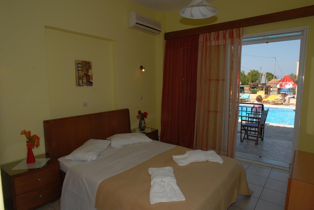 Lakis Studios Anaxos Chambre photo